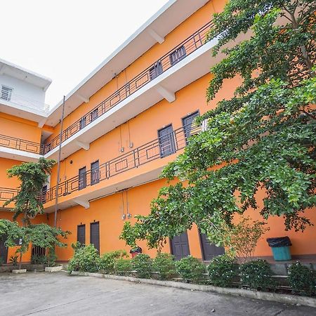 Hotel Super Oyo 2639 Oxy Townhouse Manado Zewnętrze zdjęcie