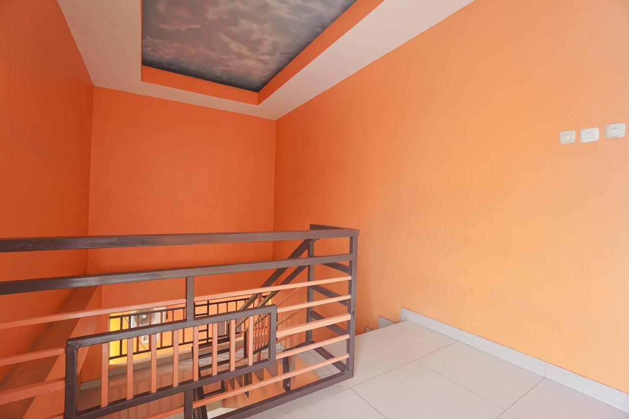 Hotel Super Oyo 2639 Oxy Townhouse Manado Zewnętrze zdjęcie
