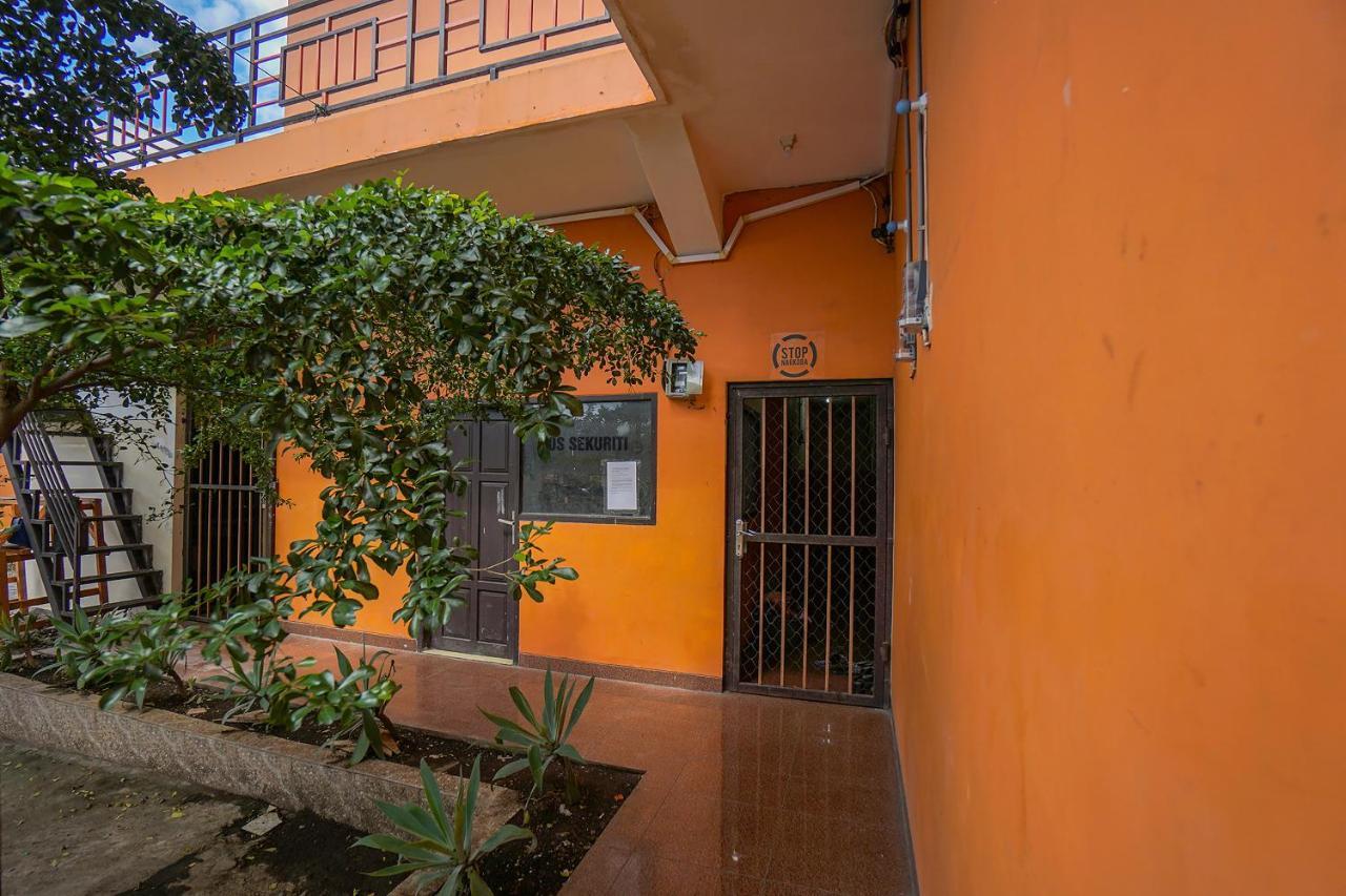 Hotel Super Oyo 2639 Oxy Townhouse Manado Zewnętrze zdjęcie
